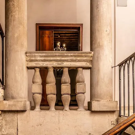 In A Historic Venetian Building Βενετία