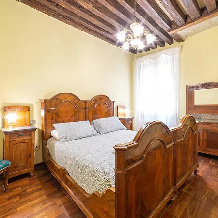 In A Historic Venetian Building Apartment *